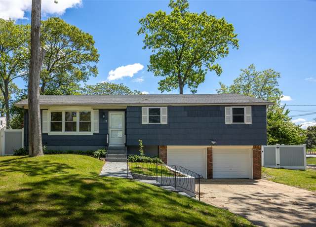 Property at 7 Arlington Rd, Ronkonkoma, NY 11779, 3 beds, 1 bath