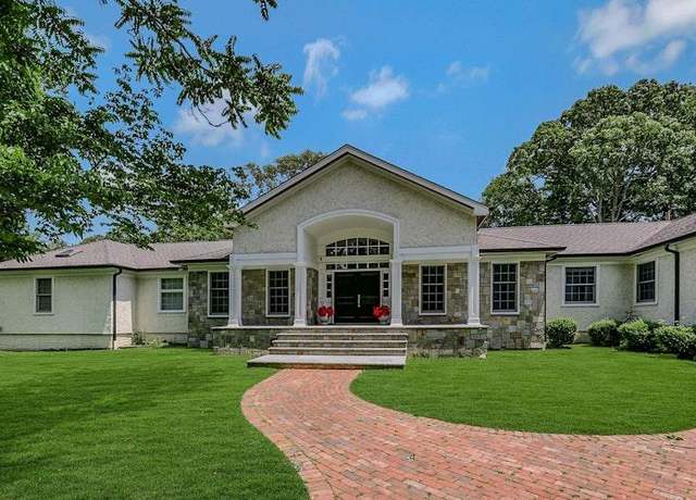 Property at 47 Sherwood Gate, Oyster Bay, NY 11771, 5 beds, 3.5 baths