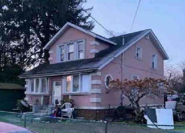 Property at 44 Prince St, Staten Island, NY 10304, 3 beds, 1 bath