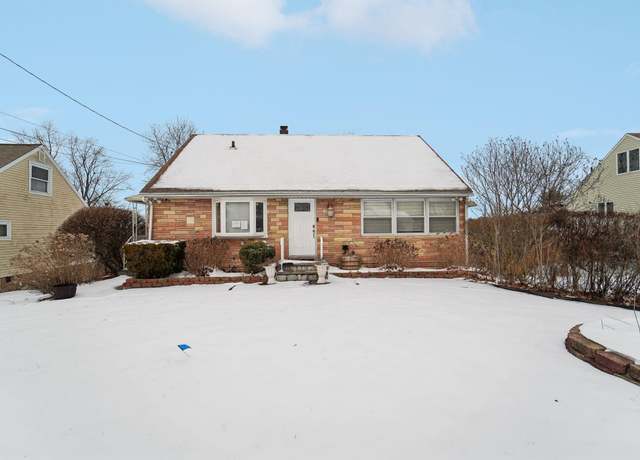 Property at 17 Manitou Trl, White Plains, NY 10603, 3 beds, 1 bath