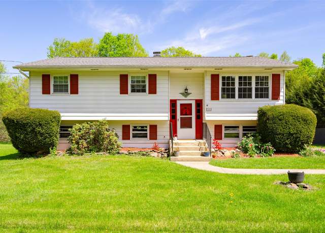 Property at 500 N Quaker Ln, Hyde Park, NY 12538, 3 beds, 1.5 baths