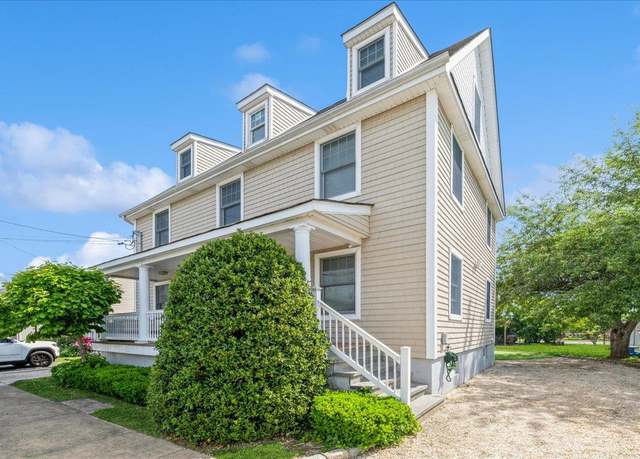 Property at 35 East Ave, Glen Cove, NY 11542, 5 beds, 3 baths