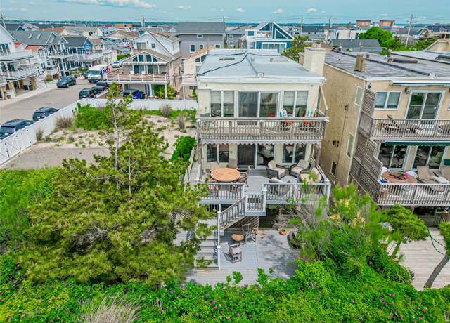 Property at 931a Oceanfront St, Long Beach, NY 11561, 5 beds, 4 baths