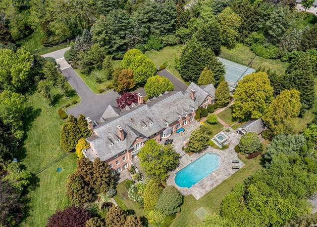 Property at 35 Applegreen Dr, Old Westbury, NY 11568, 8 beds, 12 baths