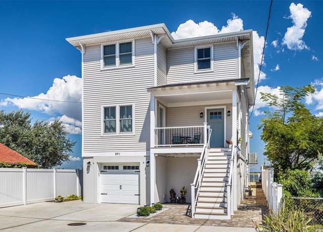 Property at 891 W Park Ave, Long Beach, NY 11561, 4 beds, 3.5 baths