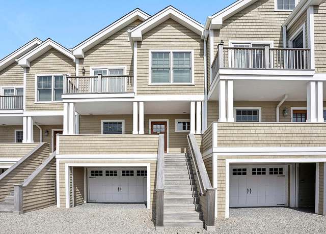 Property at 538 Dune Rd #2, Westhampton Beach, NY 11978, 3 beds, 3.5 baths