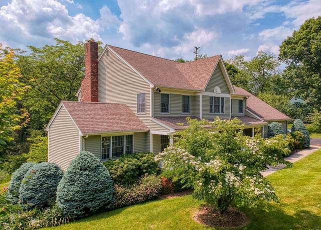 Property at 21 Crystal Farm Rd, Warwick, NY 10990, 5 beds, 3 baths