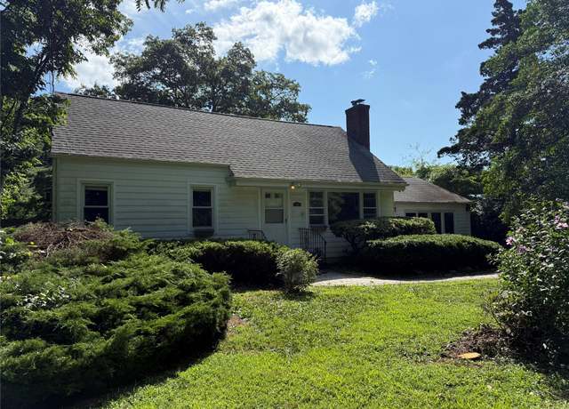 Property at 239 Elwood Rd, East Northport, NY 11731, 4 beds, 2 baths