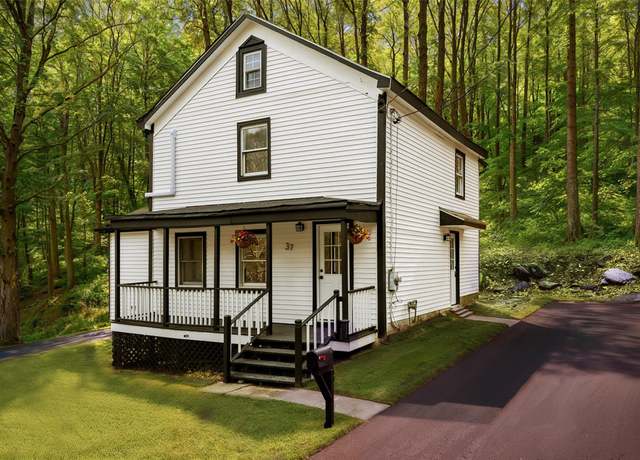 Property at 37 Maple Ave, Highland, NY 12528, 3 beds, 2.5 baths