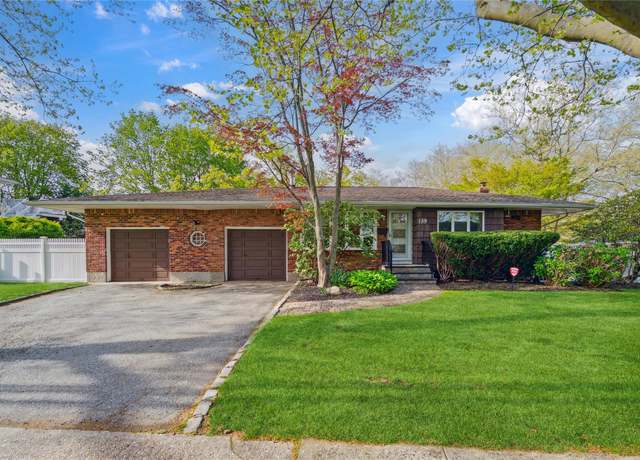 Property at 129 Wolf Hill Rd, Melville, NY 11747, 3 beds, 1.5 baths