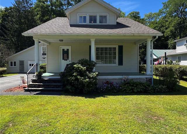 Property at 36 Jones St, Cairo, NY 12413, 3 beds, 2.5 baths