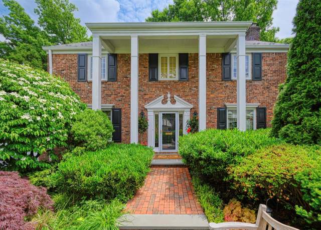 Property at 17 Pond Park Rd, Great Neck, NY 11023, 3 beds, 3.5 baths