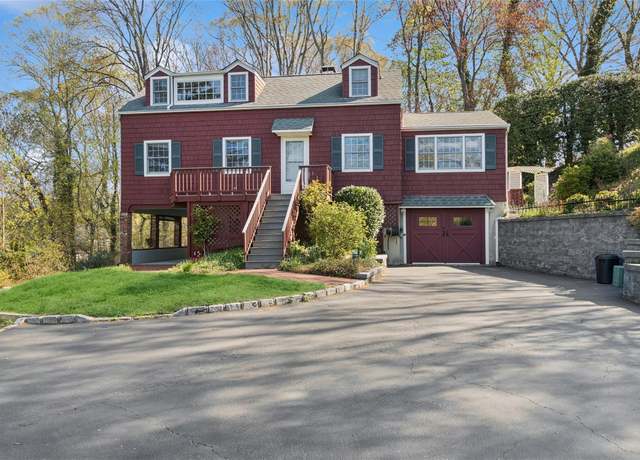 Property at 15 Wainscott Ln, East Setauket, NY 11733, 4 beds, 2.5 baths