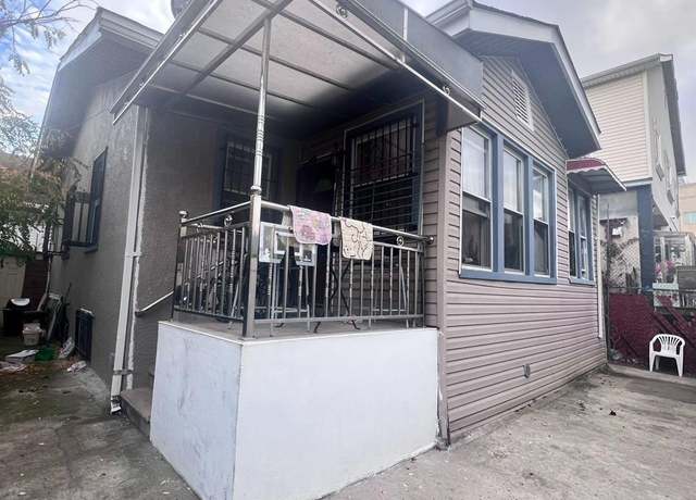 Property at 14 Brighton 7th Walk, Brooklyn, NY 11235, 4 beds, 2 baths