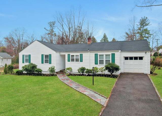 Property at 45 Daisy Farms Dr, New Rochelle, NY 10804, 3 beds, 2.5 baths