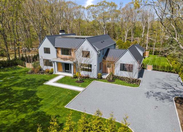 Property at 8 Ashwood Ct, Southampton, NY 11968, 7 beds, 7.5 baths