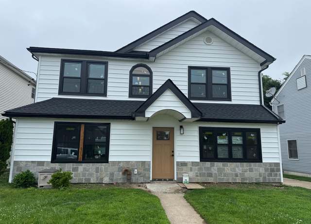 Property at 41 Madison Ave, New Hyde Park, NY 11040, 4 beds, 3 baths