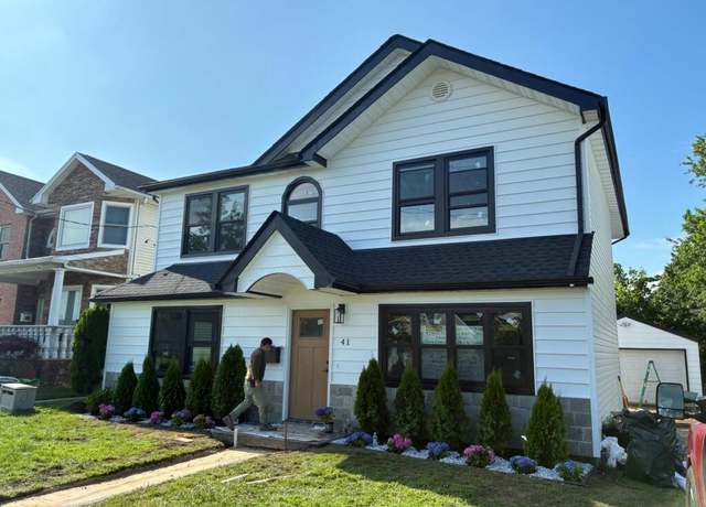 Property at 41 Madison Ave, New Hyde Park, NY 11040, 4 beds, 3 baths