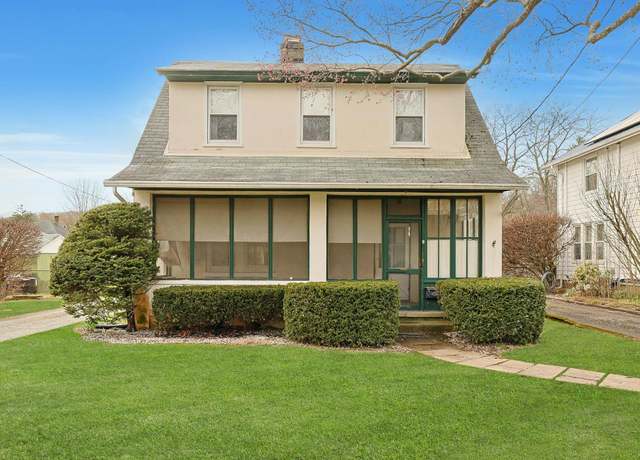 Property at 9 Pothat St, Sloatsburg, NY 10974, 4 beds, 1 bath