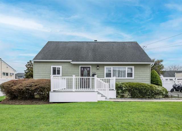 Property at 384 Columbus Ave, West Babylon, NY 11704, 4 beds, 2 baths