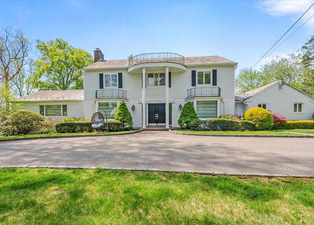 Property at 22 Channel Dr, Great Neck, NY 11024, 4 beds, 3.5 baths