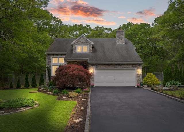 Property at 150 Hammond Ln, Centereach, NY 11720, 4 beds, 2.5 baths