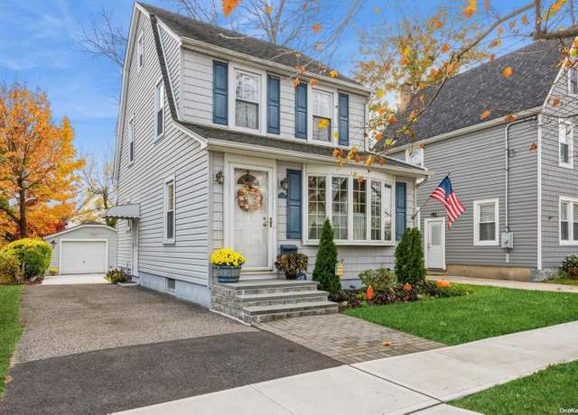 Property at 66 Princeton St, Williston Park, NY 11596, 3 beds, 1.5 baths