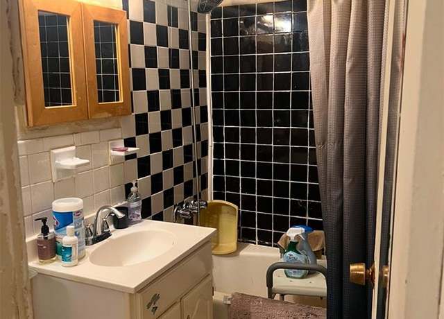 Property at 42 Pine street #4M Pine Unit 4M, Yonkers, NY 10701, 1 bed, 1 bath