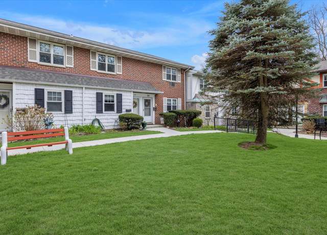 Property at 7 Glenhollow Unit B35, Holtsville, NY 11742, 2 beds, 1 bath