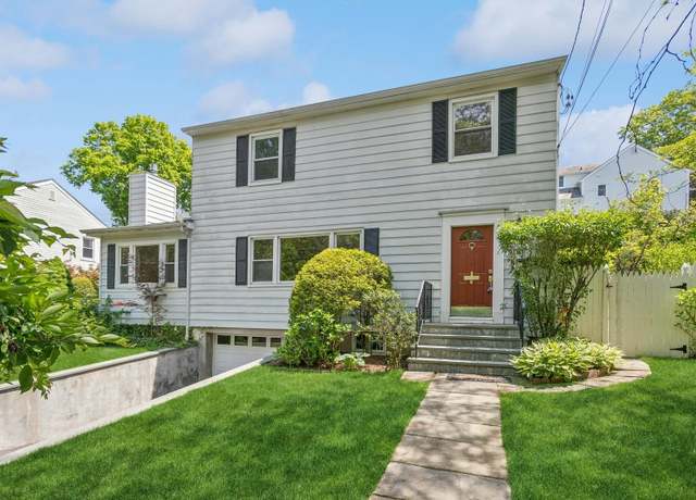 Property at 60 Dale Rd, Eastchester, NY 10709, 4 beds, 2.5 baths