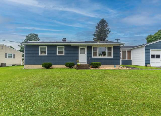 Property at 2 Flamingo Dr, Poughkeepsie, NY 12601, 3 beds, 1 bath
