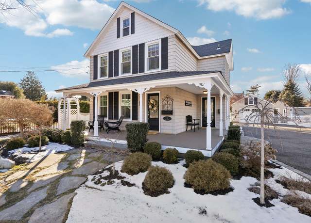 Property at 74 Bay Ave, Bayport, NY 11705, 3 beds, 2 baths