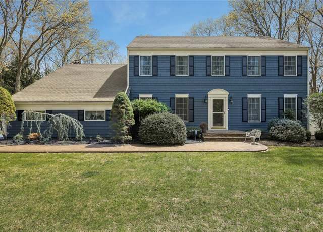 Property at 2 Chambord Ct, Shoreham, NY 11786, 4 beds, 2.5 baths