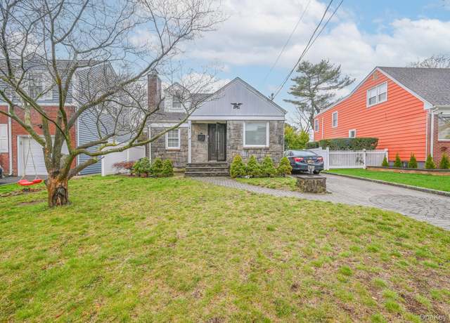 Property at 216 Home St, Valley Stream, NY 11580, 3 beds, 2.5 baths