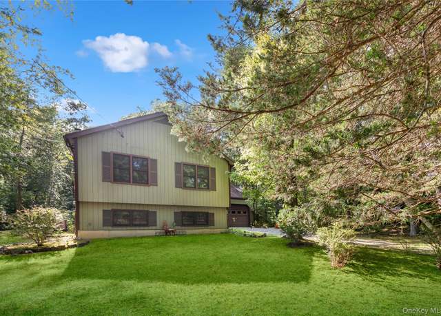 Property at 799 Pleasure Dr, Flanders, NY 11901, 3 beds, 2 baths
