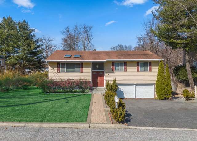 Property at 16 Stratford Rd, White Plains, NY 10603, 3 beds, 2.5 baths