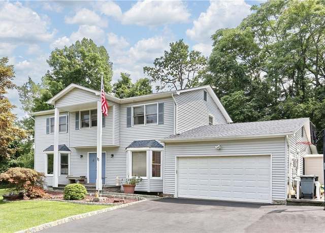 Property at 13 Dawson Rd, Thiells, NY 10984, 4 beds, 2.5 baths