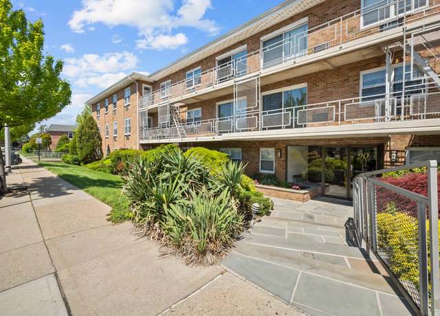 Property at 90 S Park Ave Unit C7, Rockville Centre, NY 11570, 2 beds, 2 baths