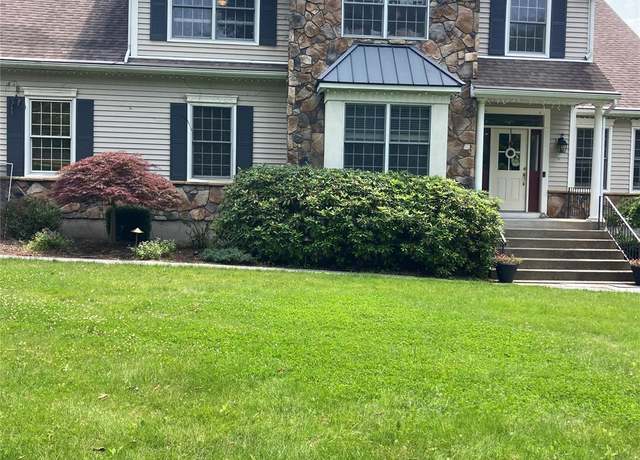 Property at 36 Saint Andrews Ln, Hopewell Junction, NY 12533, 4 beds, 3.5 baths