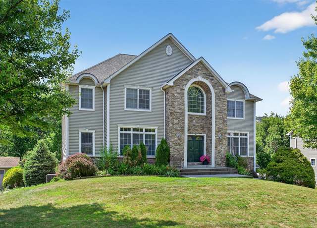 Property at 3 Marino Blvd, Pomona, NY 10970, 5 beds, 3 baths