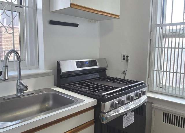 Property at 65-41 Booth St Unit 6K, Rego Park, NY 11374, 1 bath