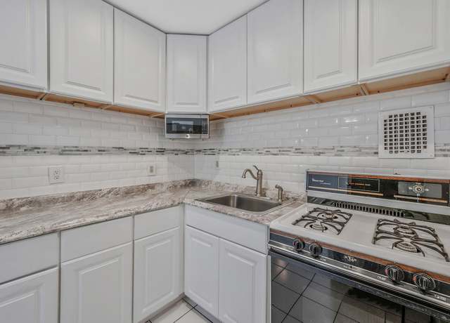 Property at 190 W Merrick Rd Unit 4J, Freeport, NY 11520, 1 bed, 1 bath