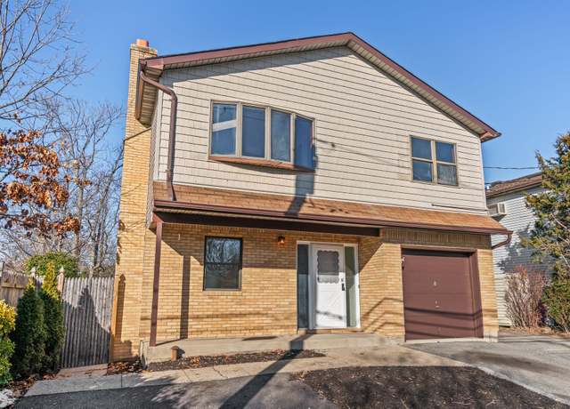 Property at 8 Deans Ln, Bayville, NY 11709, 5 beds, 3 baths