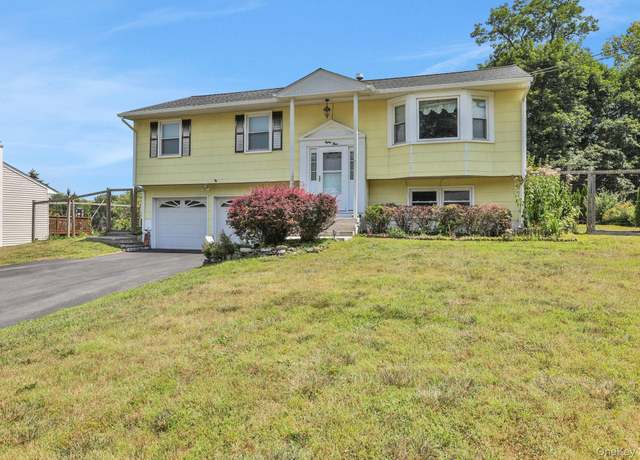 Property at 83 S Gate Dr, Poughkeepsie, NY 12601, 3 beds, 2.5 baths