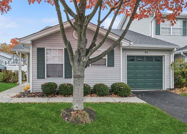 Property at 34 Biltmore Cir #34, Huntington Station, NY 11746, 2 beds, 2 baths
