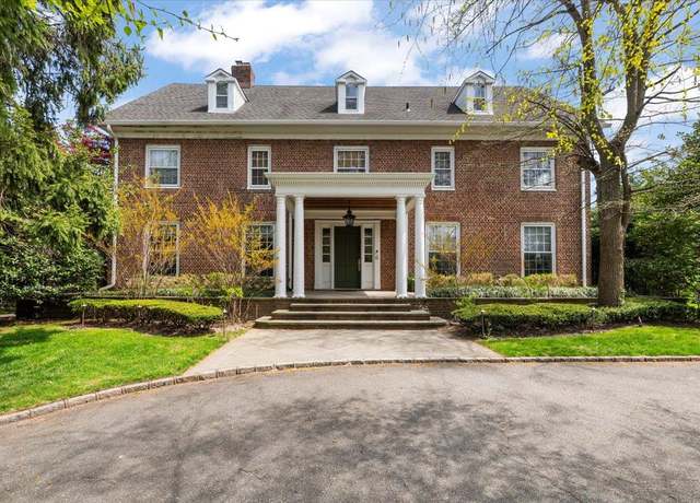 Property at 835 Pond Ln, Woodsburgh, NY 11598, 10 beds, 5.5 baths