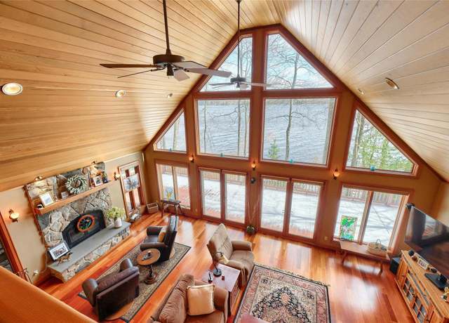 Property at 164 S Shore Dr, Wurtsboro, NY 12790, 3 beds, 2.5 baths
