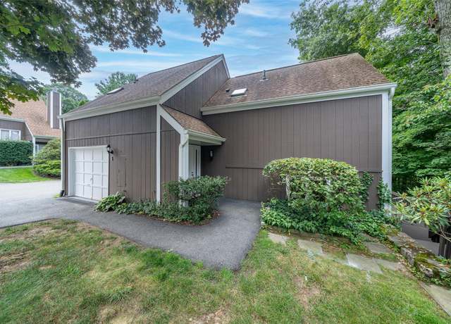 Property at 5 Grove Mews, Chappaqua, NY 10514, 2 beds, 2.5 baths
