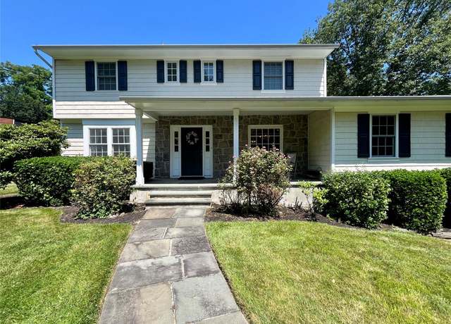 Property at 17 Bittersweet Ln, Glen Cove, NY 11542, 5 beds, 3 baths