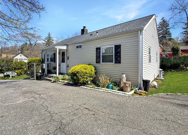 Property at 20 Elm Ave, Glen Cove, NY 11542, 3 beds, 1 bath